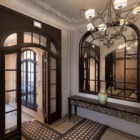 Charles Floquet 4* Paris